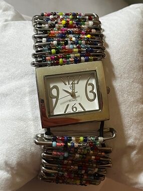 Charming Charlies Safety Pin woman's 30mm watch case. New Battery